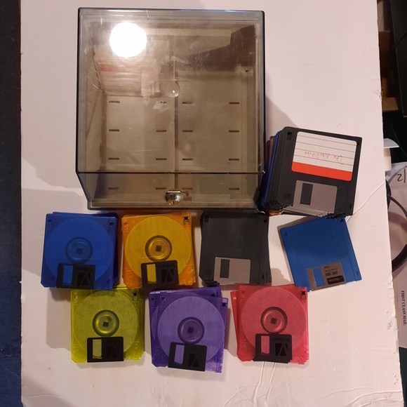 Vintage Floppy Disk Holder + 82 Untested Disks 3.5" 1.44MB - Picture 7 of 7